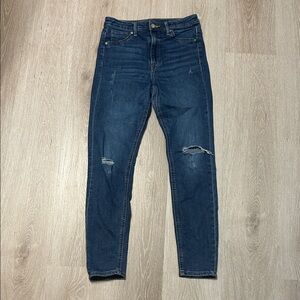 H&M Curvy Jegging Distressed Denim Blue Jeans